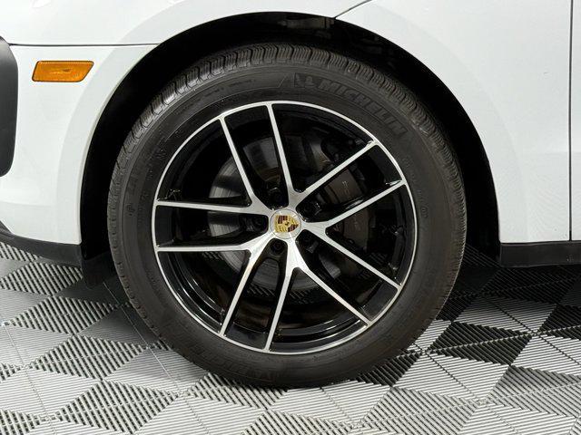Photo of 2024 Carrara White Metallic Porsche Macan