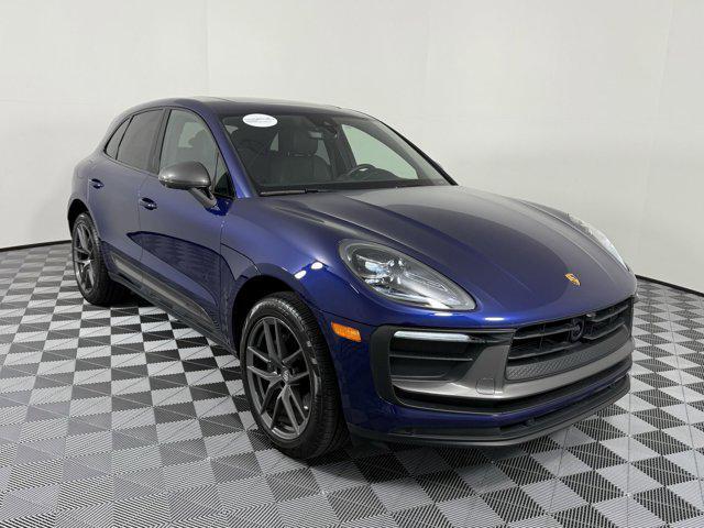 Photo of 2025 Gentian Blue Metallic Porsche Macan