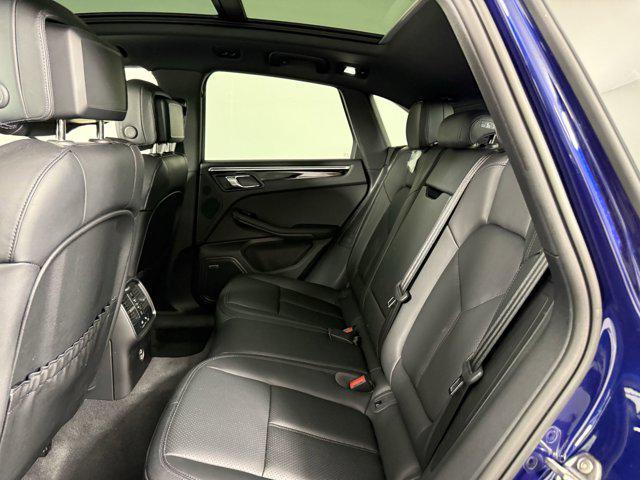 Photo of 2025 Gentian Blue Metallic Porsche Macan