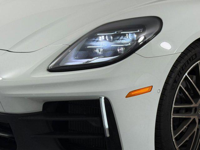 Photo of 2025 White Porsche Panamera