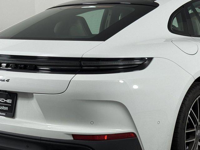 Photo of 2025 White Porsche Panamera