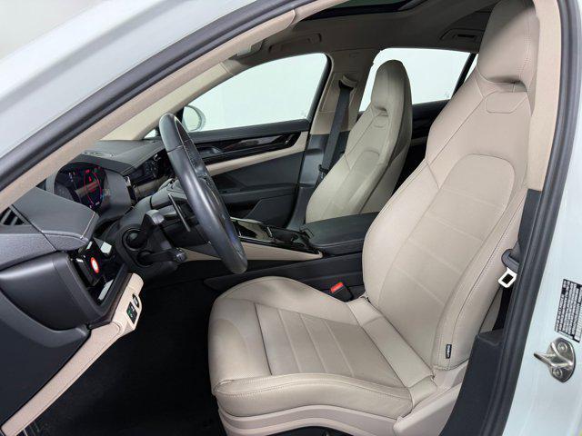 Photo of 2025 White Porsche Panamera