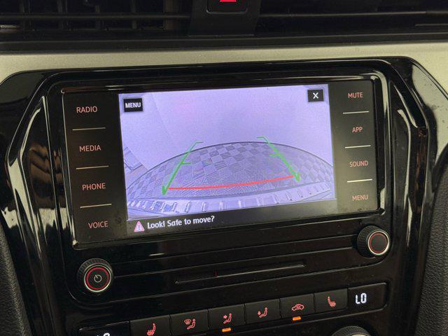 Photo of 2022 Platinum Gray Metallic Volkswagen Passat