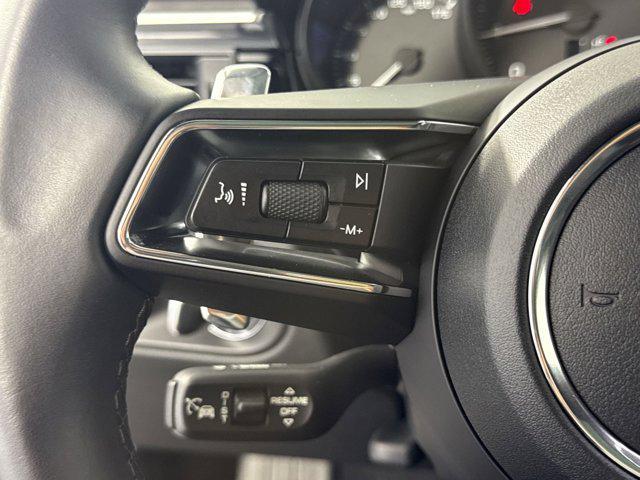 Photo of 2024 White Porsche Macan
