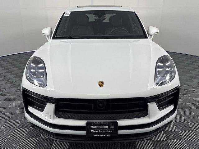 Photo of 2024 White Porsche Macan