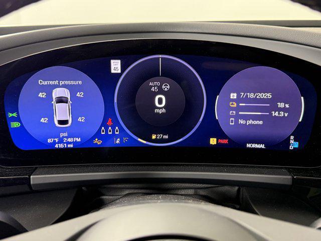 Photo of 2024 Dolomite Silver Metallic Porsche Macan