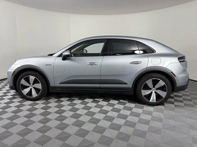 Photo of 2024 Dolomite Silver Metallic Porsche Macan
