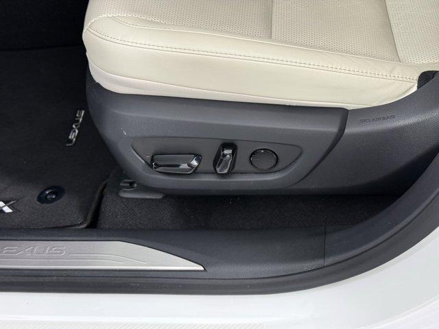 Photo of 2024 Eminent White Pearl Lexus RX 350