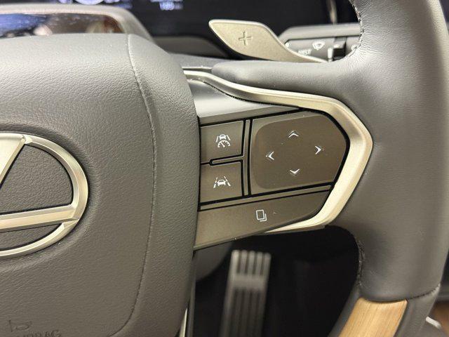 Photo of 2024 Eminent White Pearl Lexus RX 350