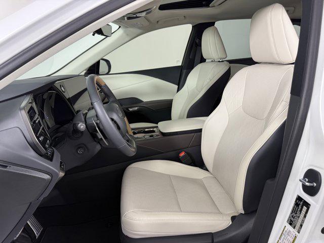 Photo of 2024 Eminent White Pearl Lexus RX 350