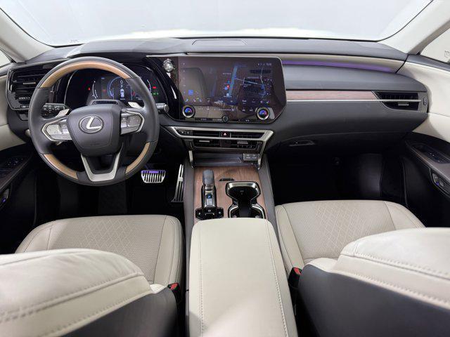 Photo of 2024 Eminent White Pearl Lexus RX 350