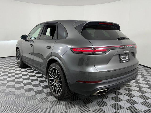 Photo of 2021 Quartzite Grey Metallic Porsche Cayenne