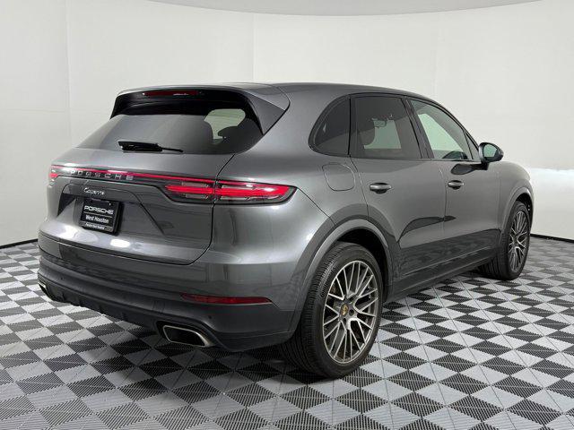 Photo of 2021 Quartzite Grey Metallic Porsche Cayenne