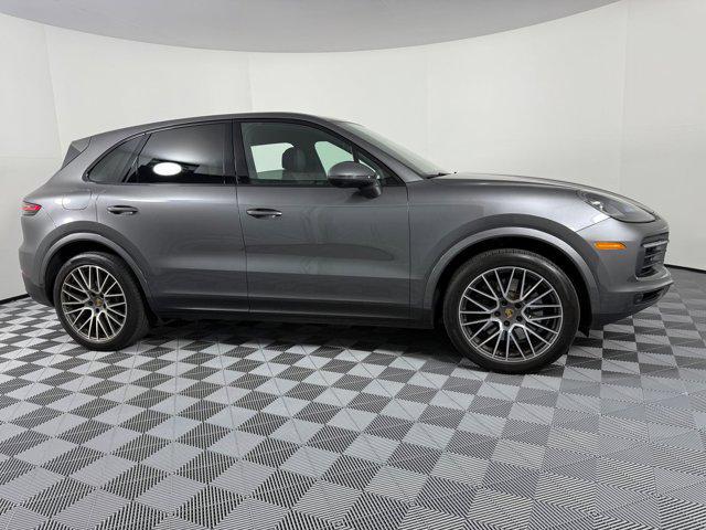 Photo of 2021 Quartzite Grey Metallic Porsche Cayenne