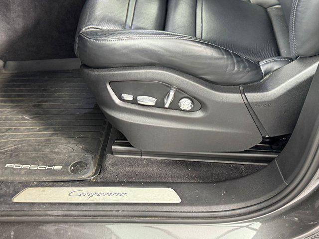 Photo of 2021 Quartzite Grey Metallic Porsche Cayenne