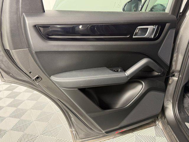 Photo of 2021 Quartzite Grey Metallic Porsche Cayenne