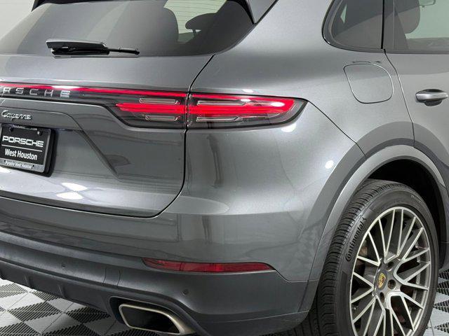 Photo of 2021 Quartzite Grey Metallic Porsche Cayenne