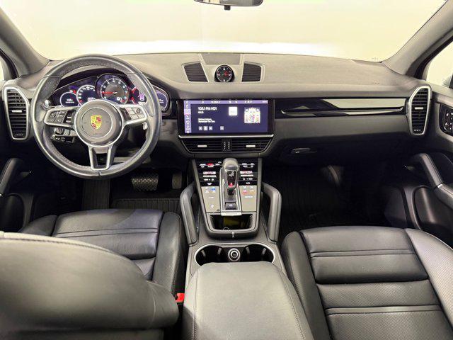Photo of 2021 Quartzite Grey Metallic Porsche Cayenne