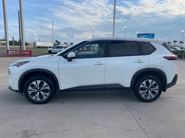 Photo of 2023 White Nissan Rogue