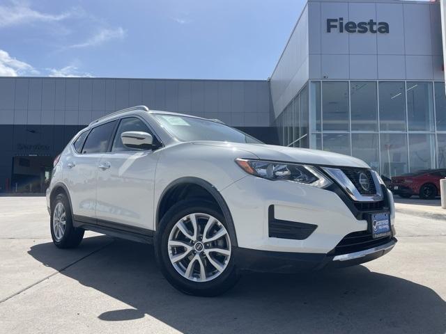 Photo of 2020 Glacier White Nissan Rogue