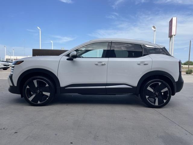 Photo of 2025 Aspen White Tri Nissan Kicks