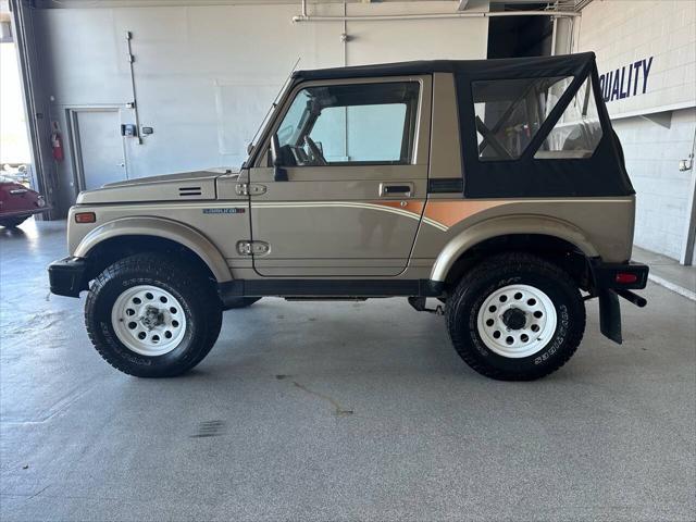 Photo of 1988 Champagne Suzuki Samurai