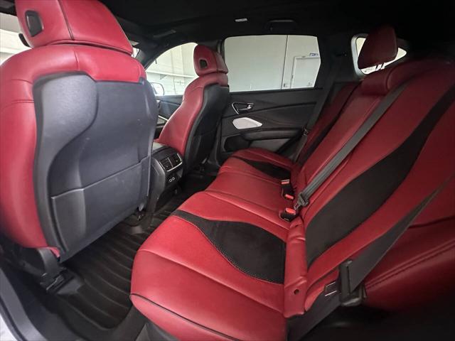 Photo of 2019 White Acura RDX