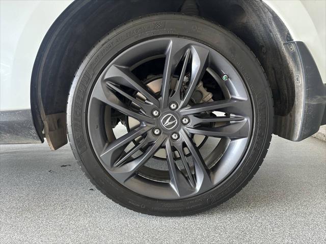 Photo of 2019 White Acura RDX