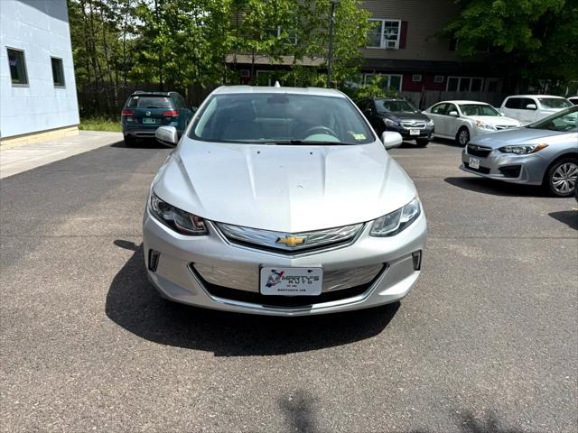 Photo of 2018 Silver Ice Metallic Chevrolet Volt