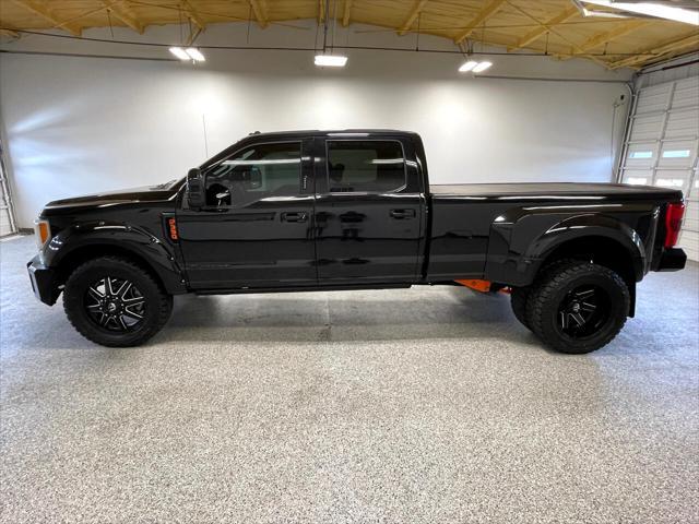 Photo of 2017 Shadow Black Ford F-350