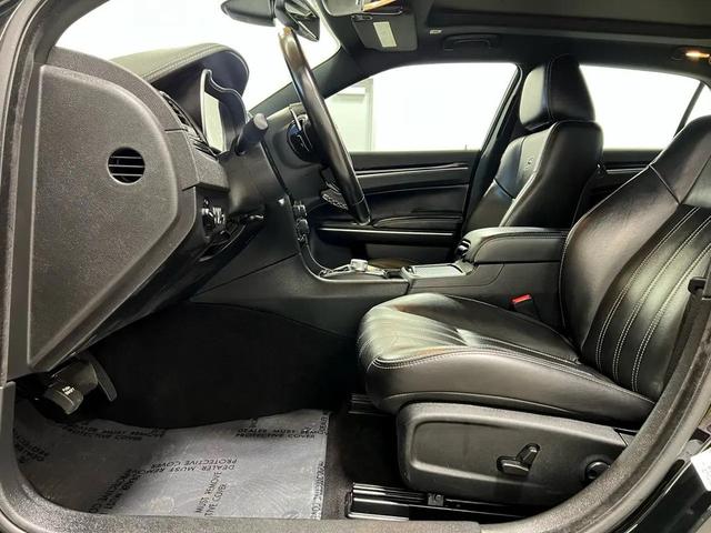 Photo of 2022 Gloss Black Chrysler 300