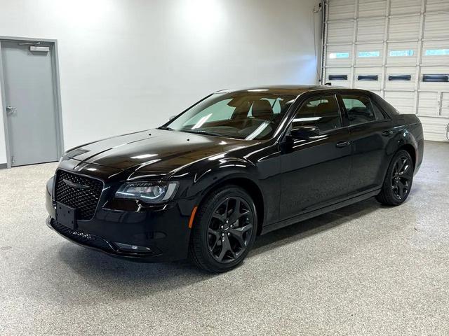 Photo of 2022 Gloss Black Chrysler 300