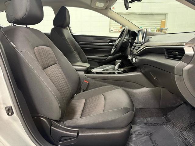 Photo of 2024 Brilliant Silver Metallic Nissan Altima