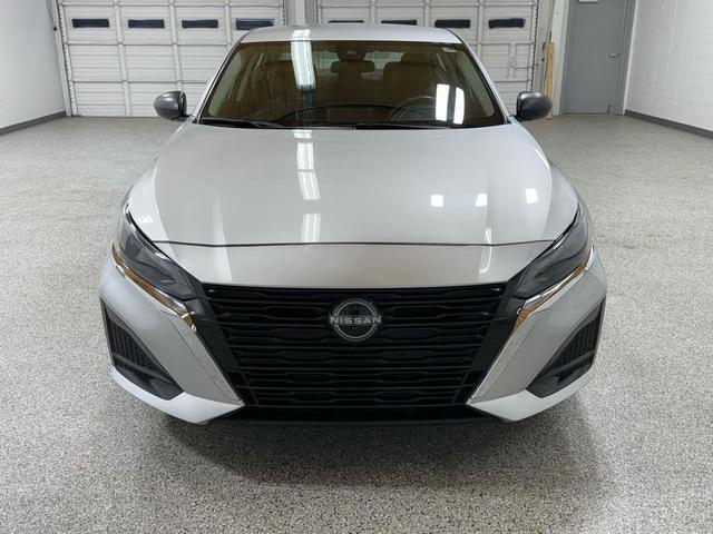 Photo of 2024 Brilliant Silver Metallic Nissan Altima