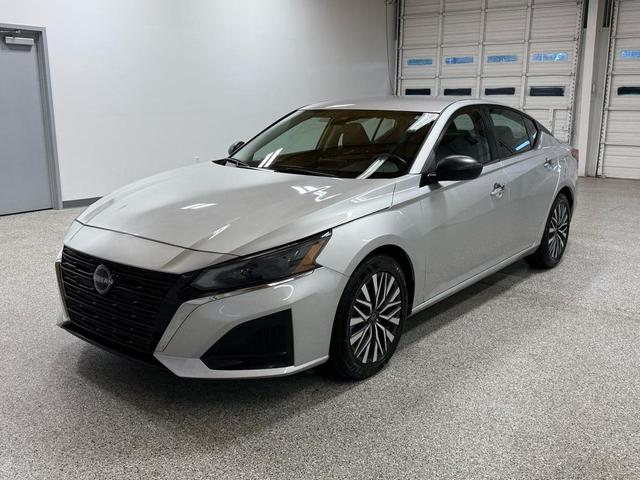 Photo of 2024 Brilliant Silver Metallic Nissan Altima