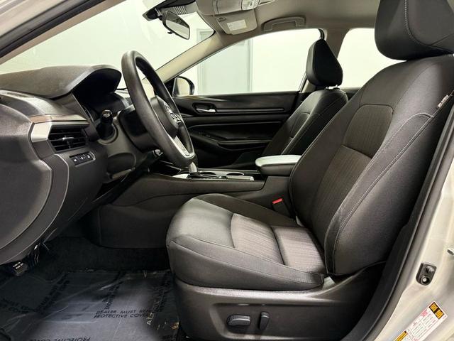 Photo of 2024 Brilliant Silver Metallic Nissan Altima