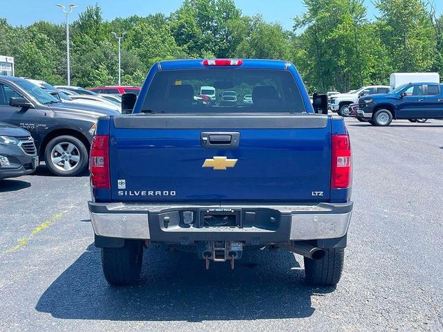 Photo of 2014 Blue Topaz Metallic Chevrolet Silverado 3500