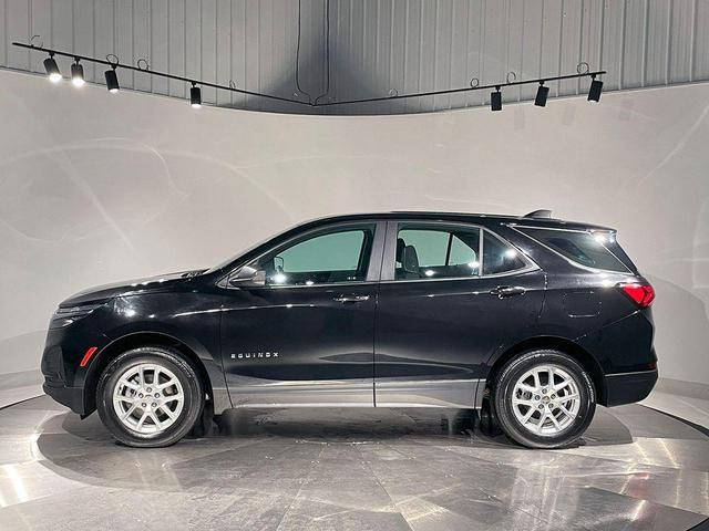 Photo of 2023 Mosaic Black Metallic Chevrolet Equinox