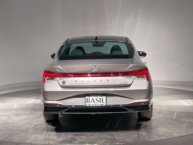 Photo of 2023 Metal Hyundai ELANTRA