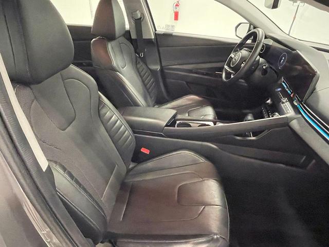 Photo of 2023 Metal Hyundai ELANTRA