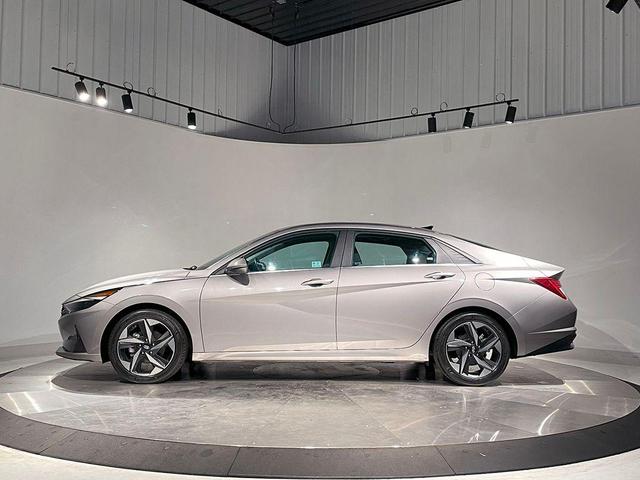 Photo of 2023 Metal Hyundai ELANTRA