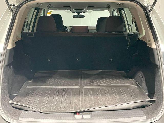 Photo of 2023 Glacier White Nissan Rogue