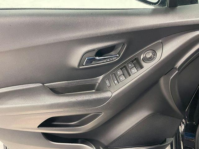 Photo of 2022 Mosaic Black Metallic Chevrolet Trax