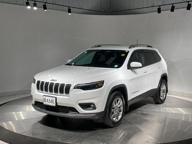 Photo of 2020 Bright White Clearcoat Jeep Cherokee