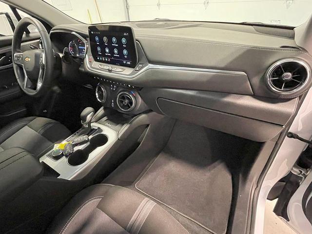 Photo of 2025 Summit White Chevrolet Blazer
