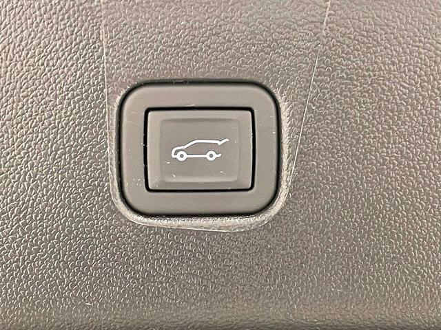 Photo of 2025 Summit White Chevrolet Blazer