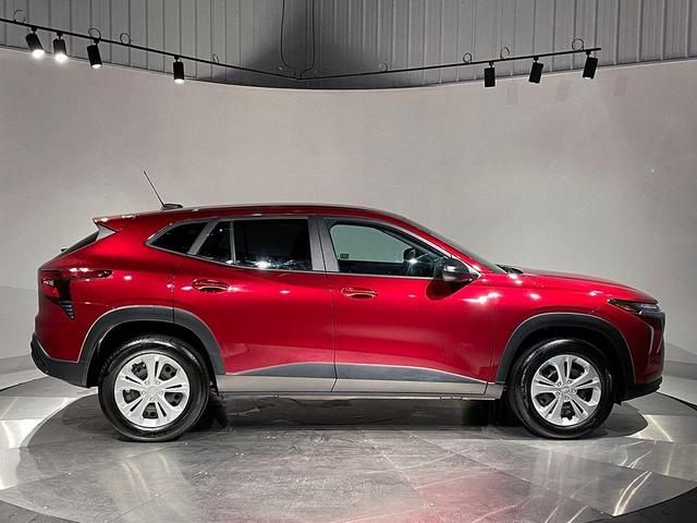 Photo of 2024 Crimson Metallic Chevrolet Trax
