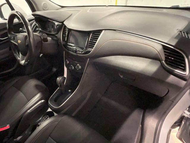 Photo of 2022 Silver Ice Metallic Chevrolet Trax