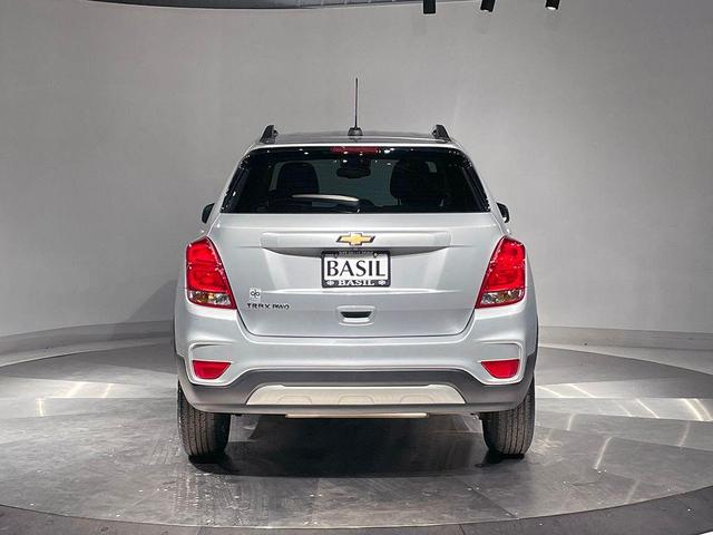 Photo of 2022 Silver Ice Metallic Chevrolet Trax