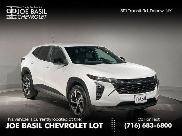 Photo of 2024 Summit White Chevrolet Trax